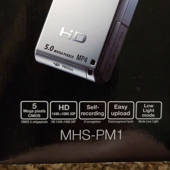 Sony Webbie HD MHS‑PM1 Camcorder - Picture 4 of 7